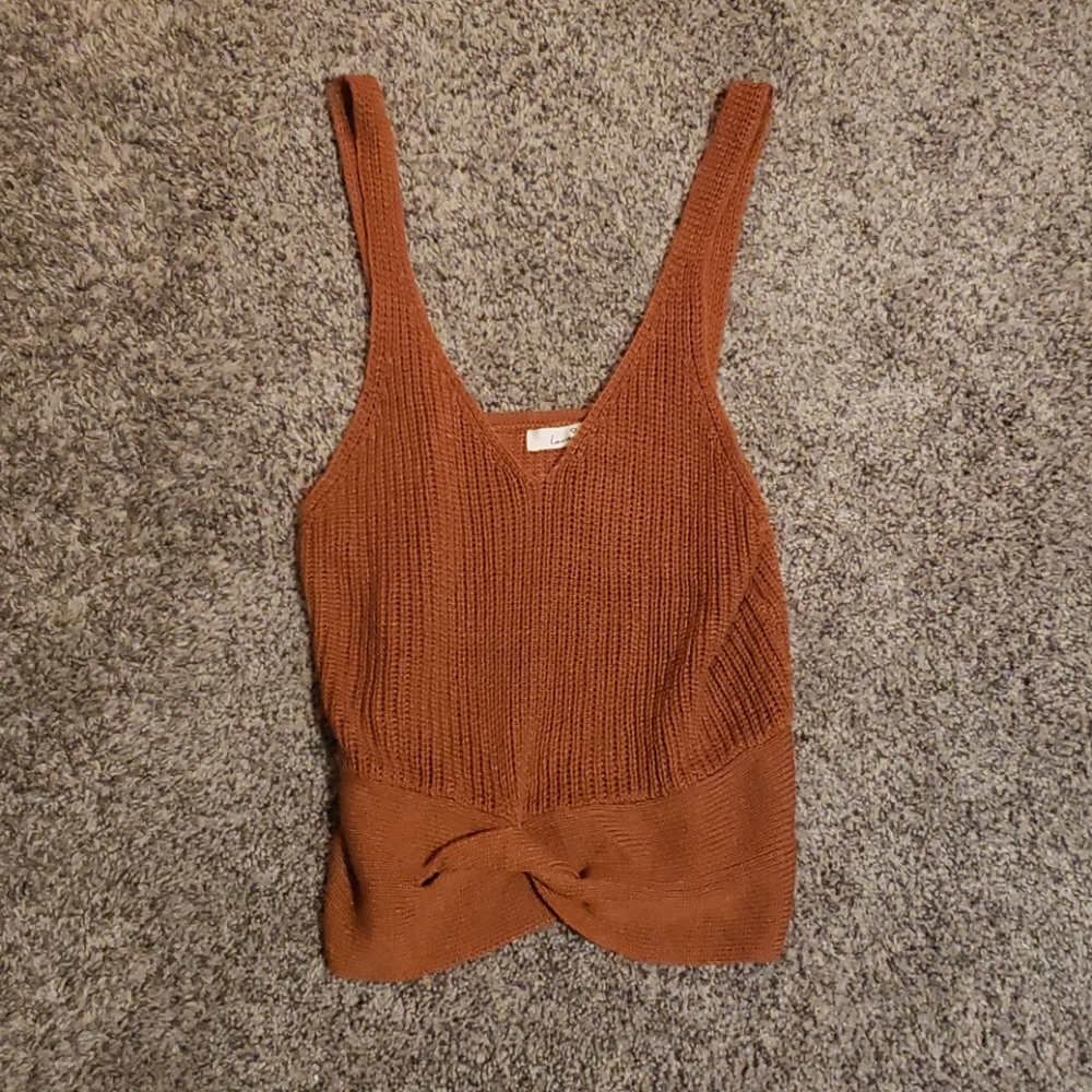 Crop top with twist bottom